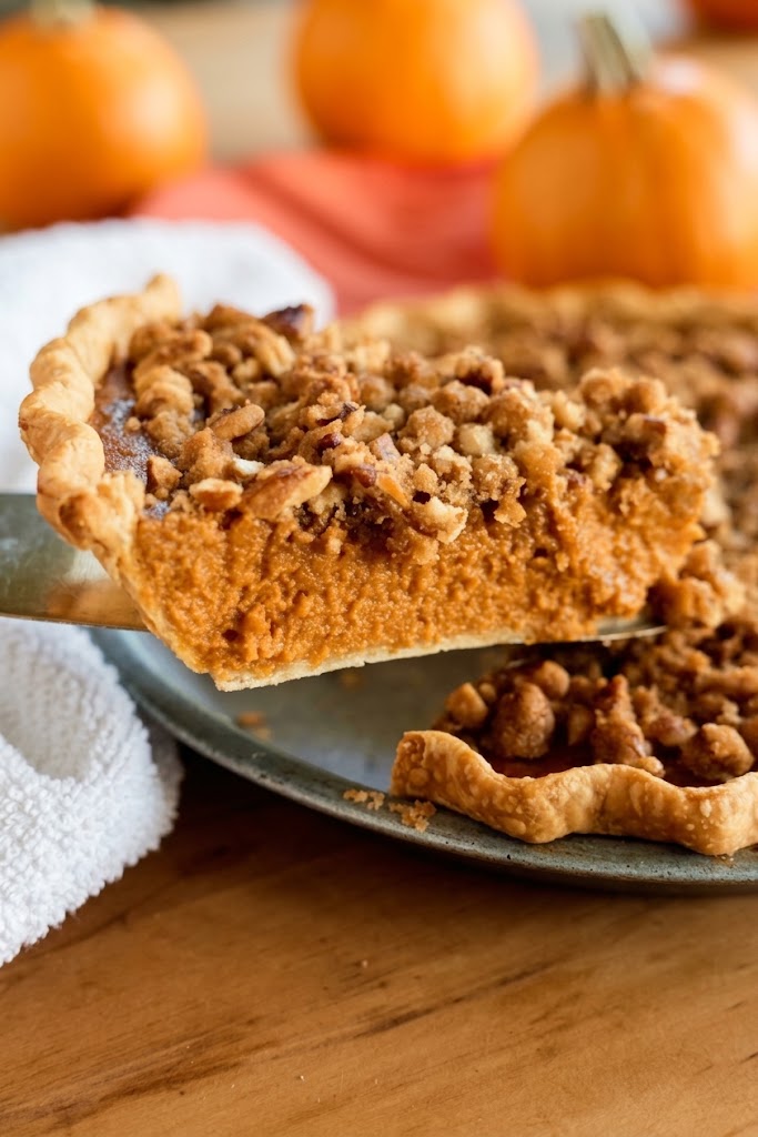 Pumpkin Pie with Pecan Crumble Topping