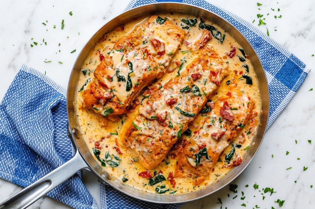 Tuscan Salmon with Spinach and Tomatoes